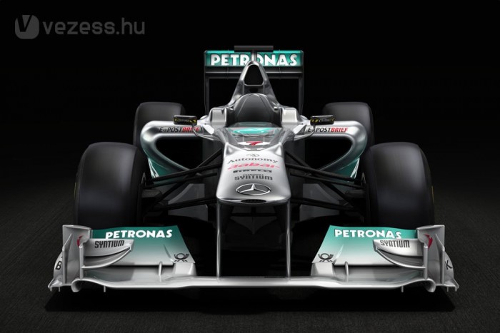 F1: Ezüst Red Bull-lal újít a Mercedes 6 | Vezess F1: Ezüst Red Bull-lal újít a Mercedes 6