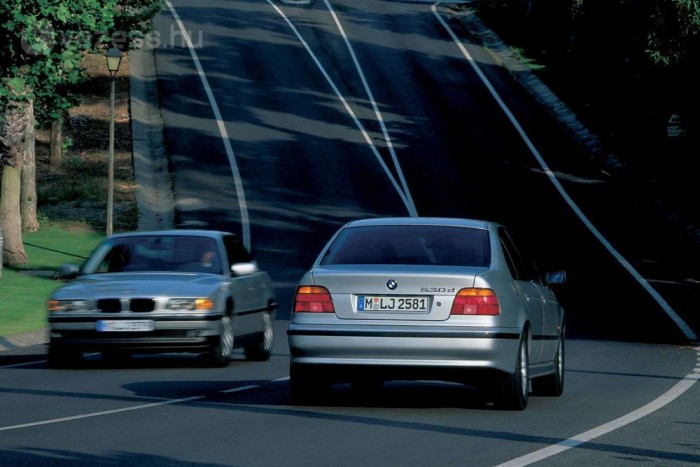2002-es a jobbikos képviselő E39-es BMW-je