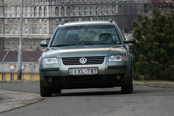 Tarlós István Passatja 2002-es, orrában az 1,9 TDI dörmög