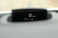 Félmegoldás az 508-as Head up display-e, de így is nagyon hasznos dolog