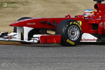 F1: Bahreinig kivár a Pirelli