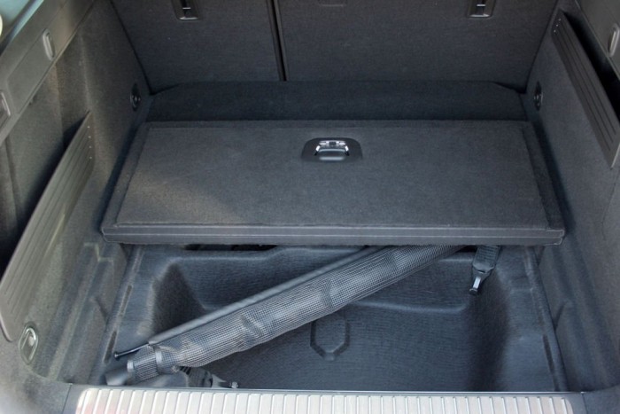 Astra kombi – A jóképű mindenes 8 | Vezess Rekeszek és okos ötletek a puttonyban.