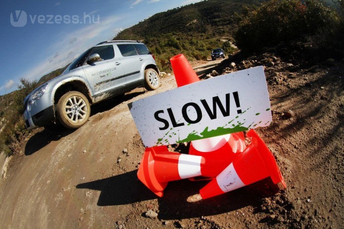 Škodákkal egy játszótéren 13