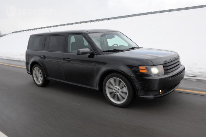 Európába túl nagy volna, sem a városokban nem férne el, sem a parkolóhelyeken és tankolni is fájna