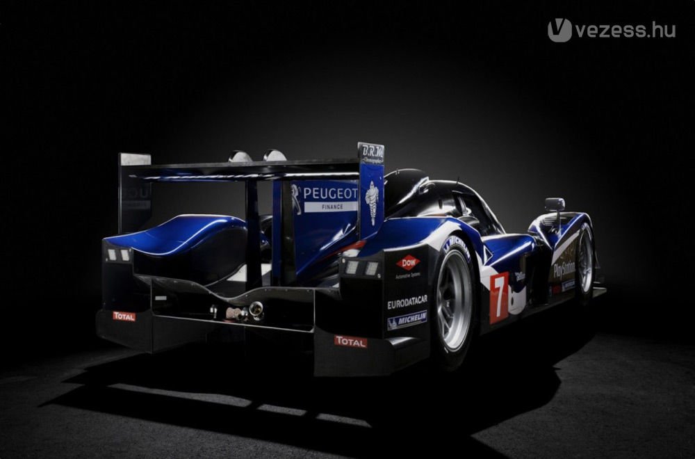 V8-assal támad a Peugeot Le Mans-ban 6