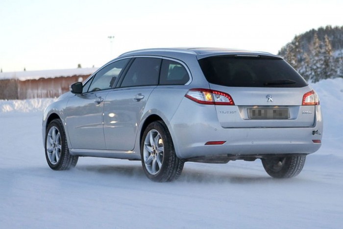 Érkezik a 4×4-es hibrid Peugeot 4