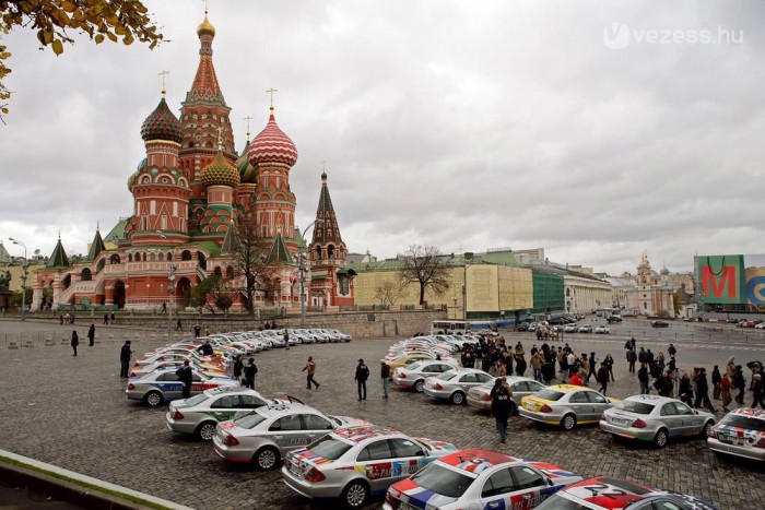 Ömlik az új autó Oroszországba
