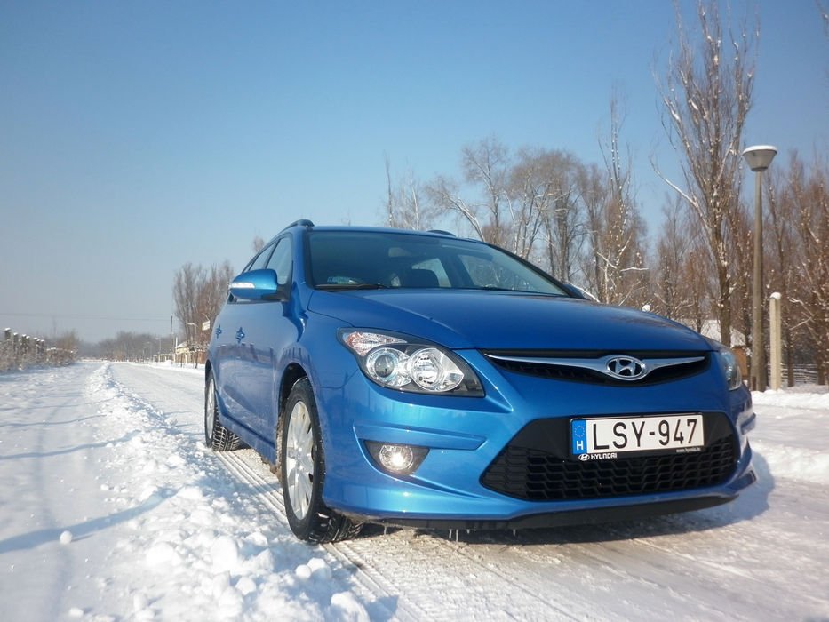 Ha egy szóban kell összefoglalni, akkor a semlegesség a megfelelő jelző. A Hyundai i30cw tervezői mintha a tökéletes középutat akarták volna patikamérlegen adagolva kimérni.