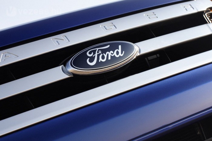 Nagy dobásra készül a Ford