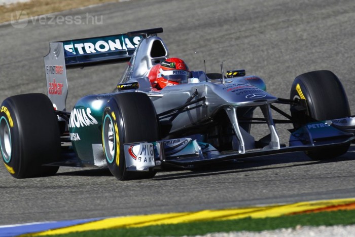 F1: Schumi már nem foghatja a gumira