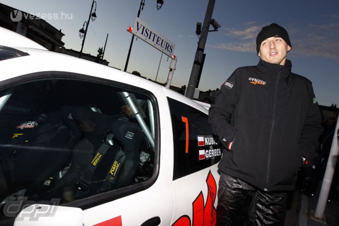 F1: Kubica már mozgatja a kezét 4 | Vezess F1: Kubica már mozgatja a kezét 4
