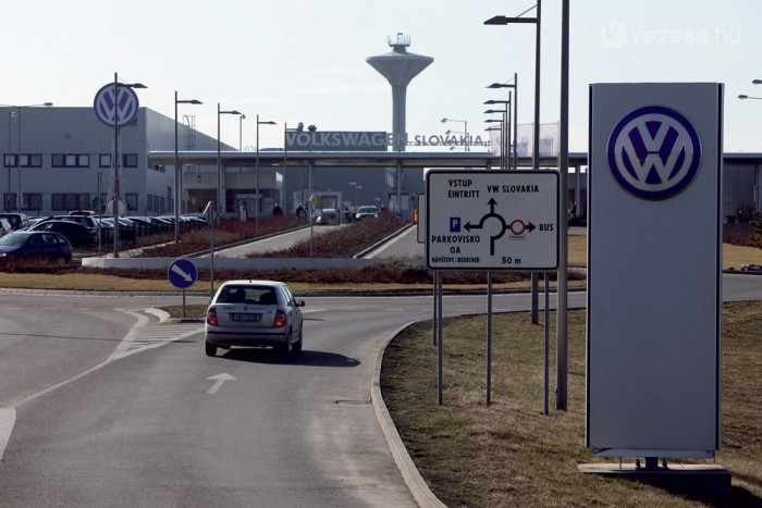 270 milliárdért bővít a Volkswagen 3 | Vezess 270 milliárdért bővít a Volkswagen 3