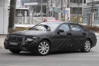 Mercedes S-osztály: 74 g/km CO2 kibocsátás