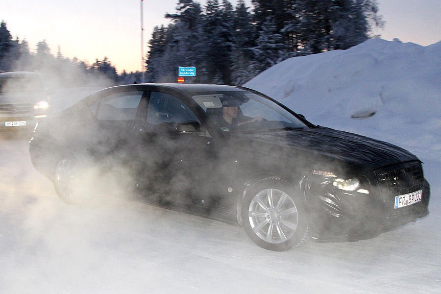 Mercedes S-osztály: 74 g/km CO2 kibocsátás 6