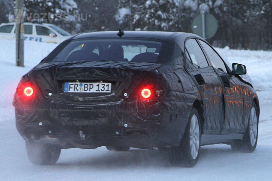 Mercedes S-osztály: 74 g/km CO2 kibocsátás 7