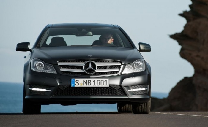 Dögös Mercedes a láthatáron 6 | Vezess A kézi váltók kora leáldozott.