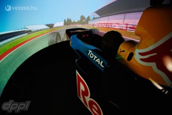 F1: Schumi öreg a szimulátorhoz?