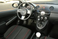 Lányteszt: Mazda2 1.3 TE Plus 40