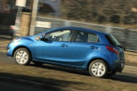 Autópályán túlvállaltam néhány előzést, a Mazda2 nem rakéta