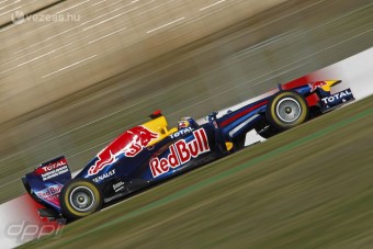 F1: Vettel iskolázott a teszten