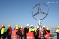 Jó döntés volt a Mercedes-Benz kompakt személygépkocsik gyártását Kecskemétre hozni, mondta Frank Klein, a gyár igazgatója.