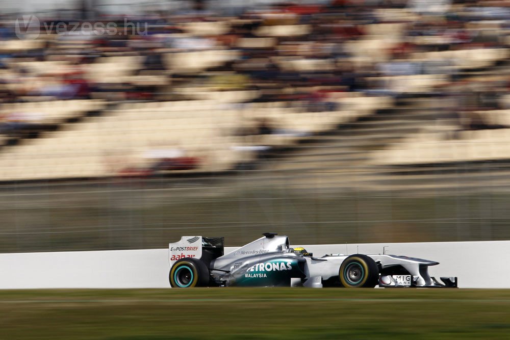 F1: Vettel uralja Barcelonát 16