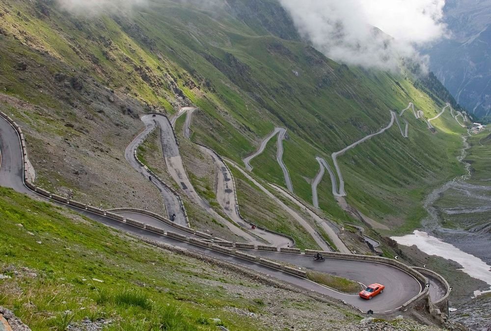 Stelvio Pass, az Alpok legszebb útja