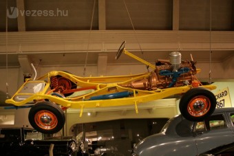 Véres merényletek, vértelen autók