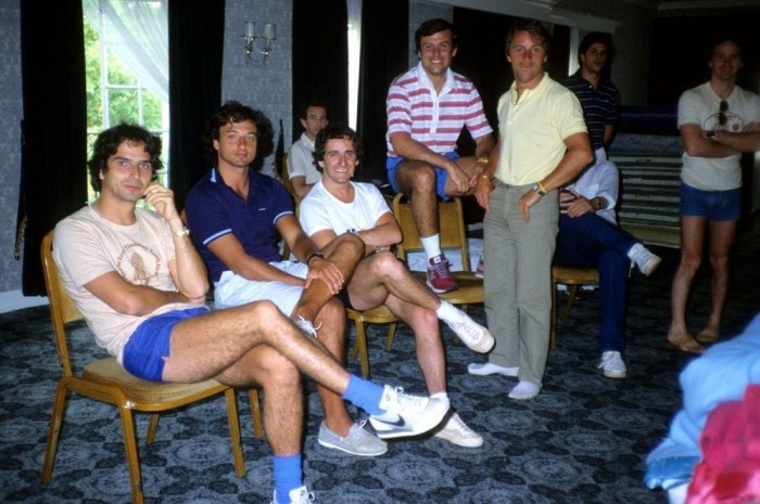 Az F1-es pilóták a Kyalami Ranch-en várják a sztrájk végét 1982-ben