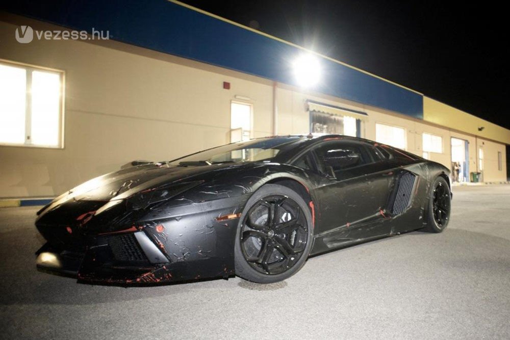 Nincs titok: Itt az új Lamborghini 9