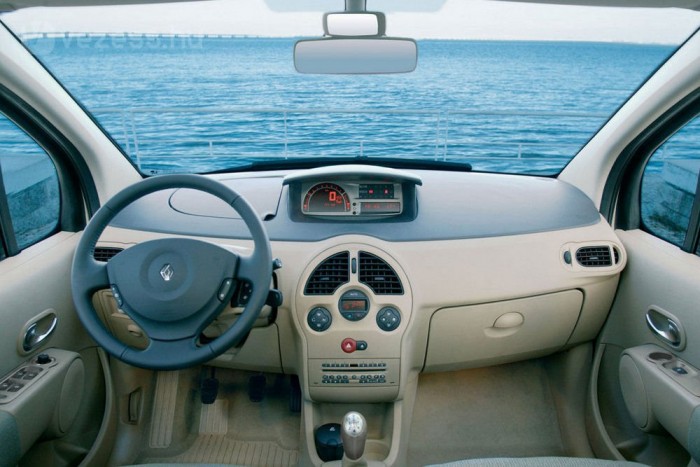 Bejáratós C4-es? 10 | Vezess Belül napfényes, világos