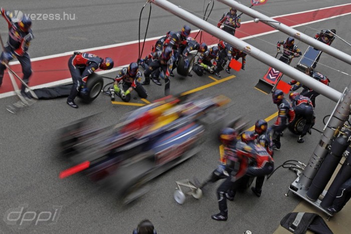 F1: A Renault és a Mercedes lemaradt?