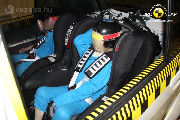 Alig bírta a töréstesztet a villany-Peugeot 7