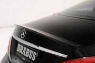 Kupé Merci Brabus-köntösben 18