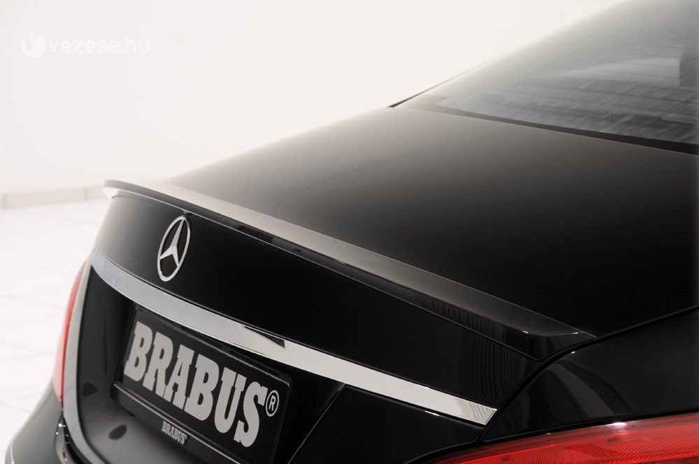 Kupé Merci Brabus-köntösben 9