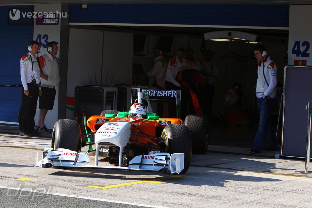 F1: Csúnyán lemaradt a McLaren 12