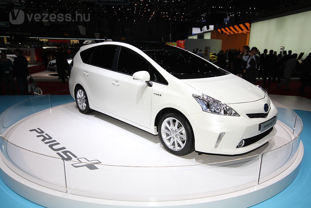 Toyota Prius+: hibrid nagycsaládosoknak 4