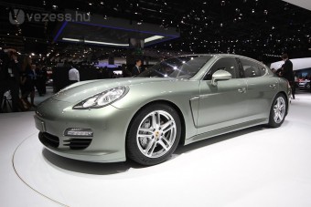 Panamera S Hybrid: hátsó ablaktörlő alapáron