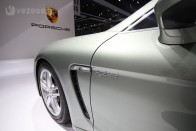 Panamera S Hybrid: hátsó ablaktörlő alapáron 22