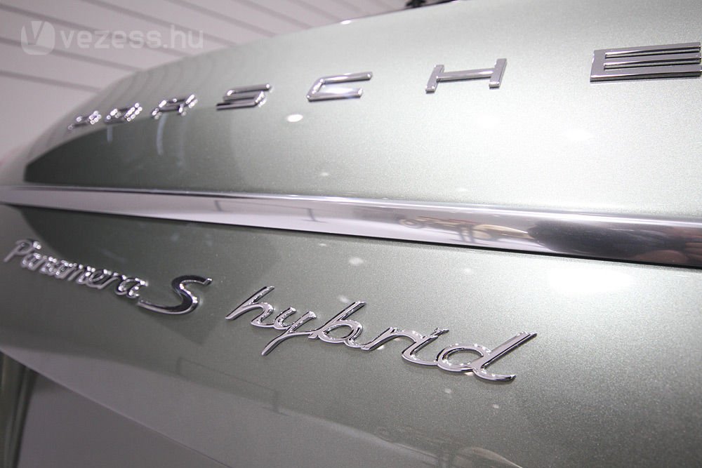 Panamera S Hybrid: hátsó ablaktörlő alapáron 14