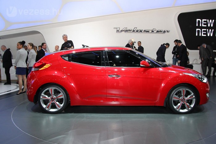 A Passat ellen megy a Hyundai 6 | Vezess Júliusban egyszerre jön a Veloster a hátsókerék-hajtású Genesis Coupéval