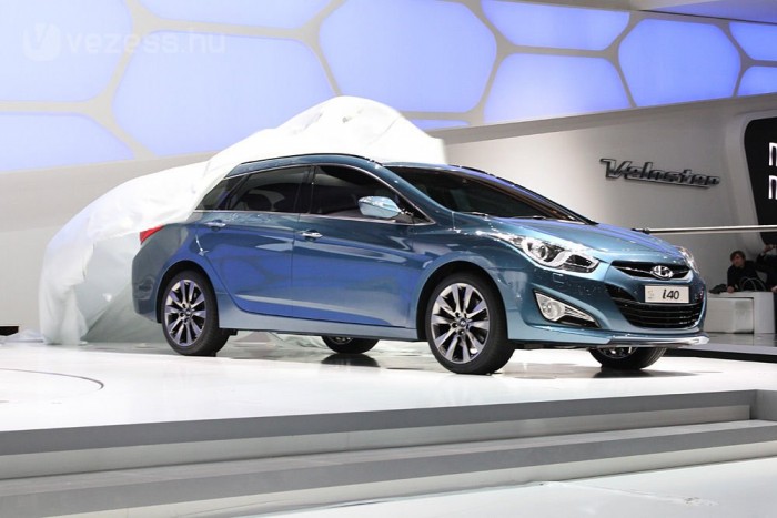 A Passat ellen megy a Hyundai 9 | Vezess Frankfurt közelében, az európai műszaki központban folyt az i40 tervezése és fejlesztése