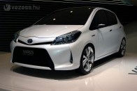 Lehet, hogy a Toyota megtalálta a megfelelő alanyt jól ismert hibrid hajtásláncának számára. A Yarist vígan vinné a 136 lóerő.