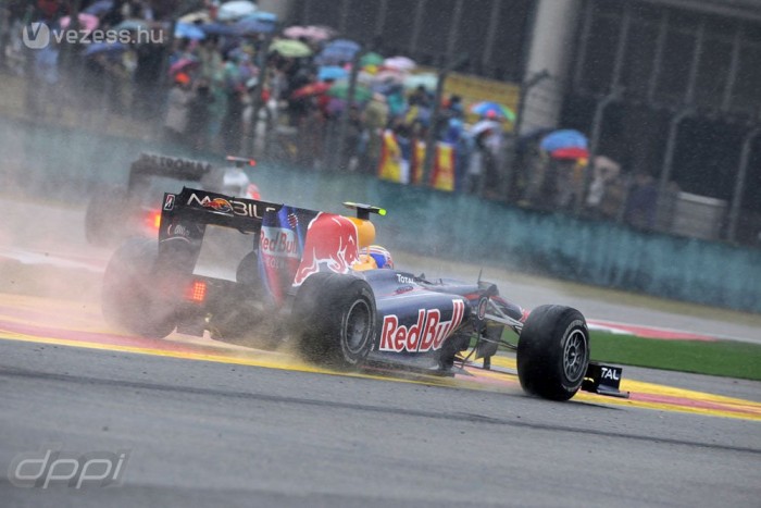 F1: Ecclestone fellocsolná a pályákat