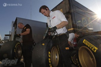 F1: Pénteki teszteket akar a Pirelli