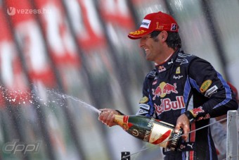 F1: Webber is gondol a Ferrarira