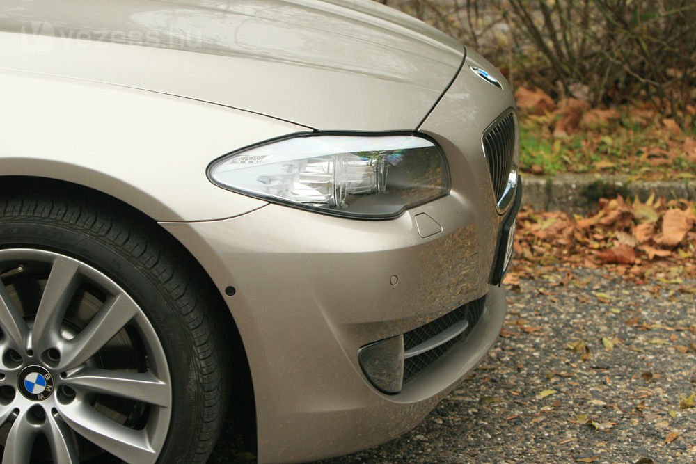 Az elgázolt gyalogos hálás lesz a függőleges orr-részért.Így nagyobb felületen oszlik el a mozgási energia, több az esélye a túlélésre, mint egy Cápa BMW kiugró párkányával