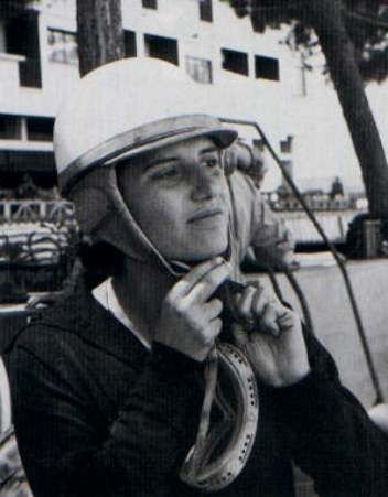 Maria Teresa de Filippis a Monacói Nagydíjra készül 1958-ban