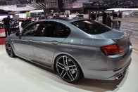 BMW M5 pótlék 16