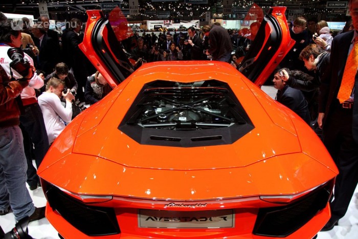 Magyar alkatrészek az új Lamborghiniben 6